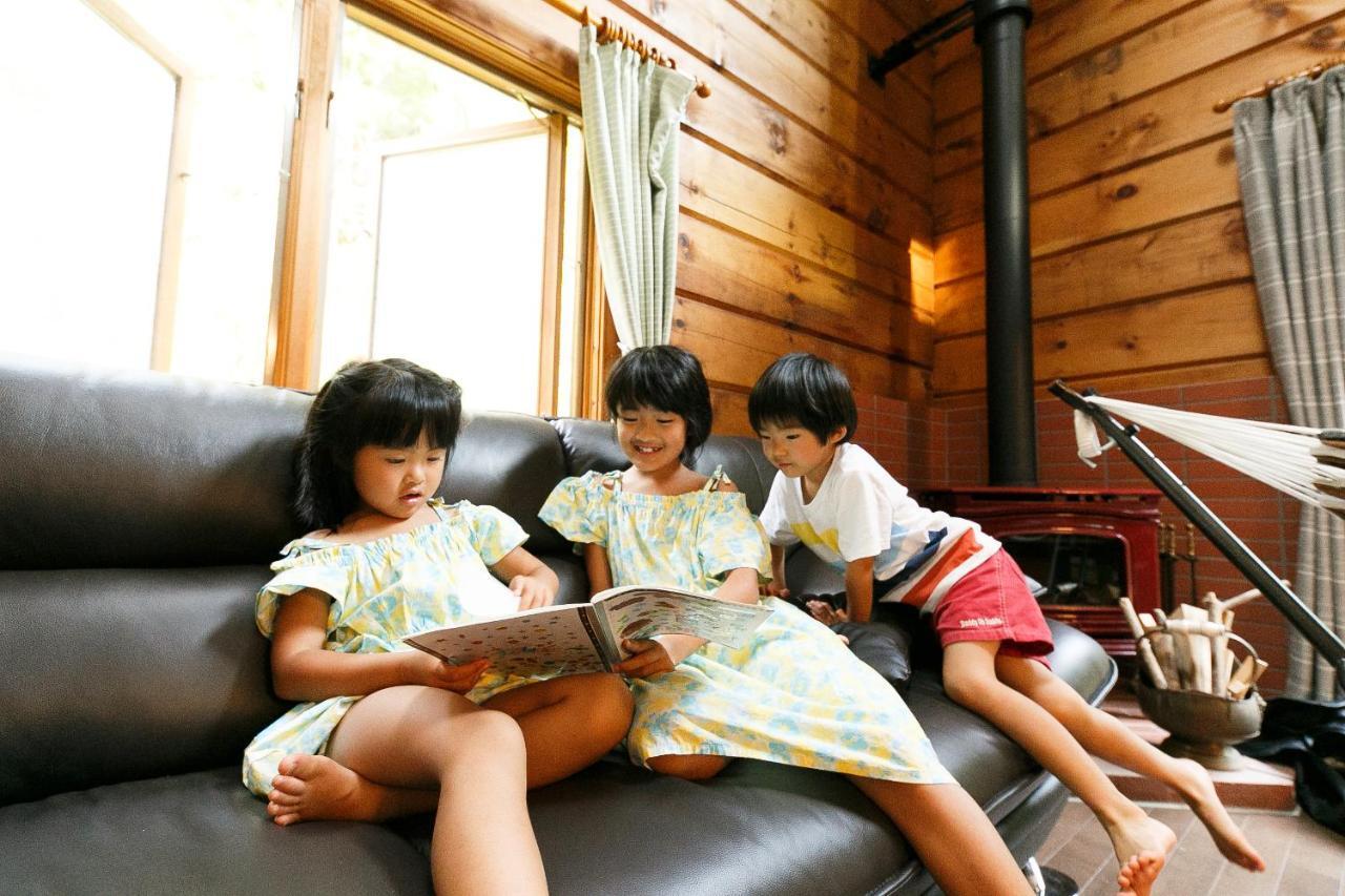 ログハウスせせらぎ Tsuru Bagian luar foto